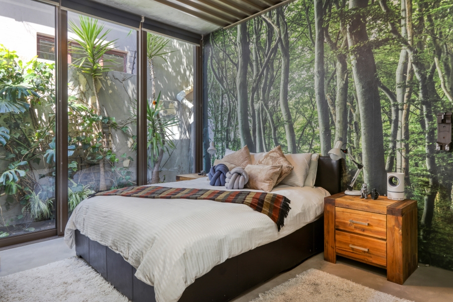5 Bedroom Property for Sale in Green Point Western Cape